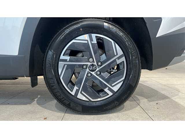 Hyundai TUCSON Tucson 1.6T Hybrid 215ps Advance AU Atlas White