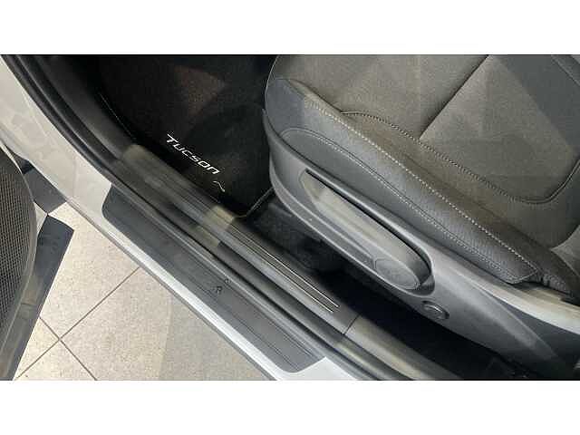 Hyundai TUCSON Tucson 1.6T Hybrid 215ps Advance AU Atlas White