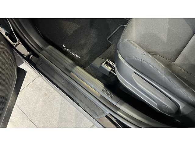 Hyundai TUCSON Tucson 1.6T Hybrid 215ps Advance AU Abyss Black