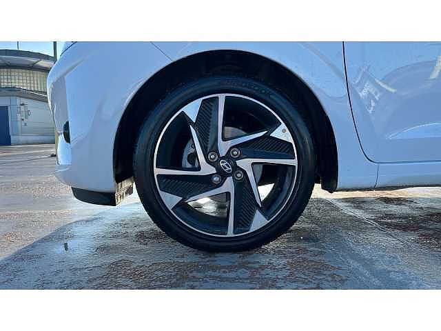 Hyundai i10 I10 1.2 [79] Premium 5dr Auto [Nav]