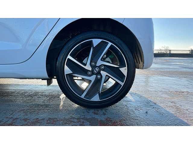 Hyundai i10 I10 1.2 [79] Premium 5dr Auto [Nav]