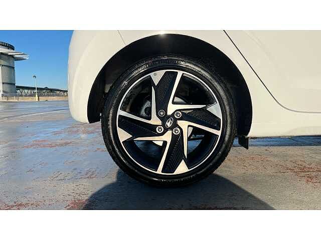 Hyundai i10 I10 1.2 [79] Premium 5dr Auto [Nav]