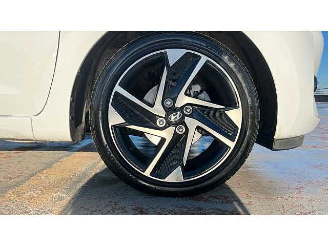 Hyundai i10 I10 1.2 [79] Premium 5dr Auto [Nav]