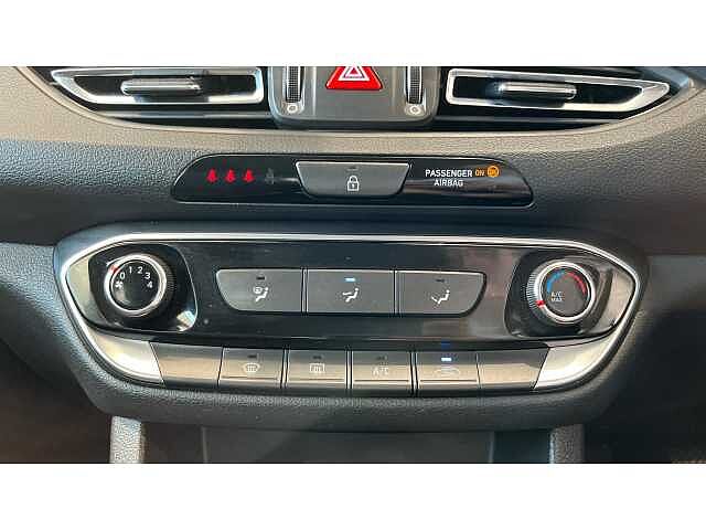 Hyundai I30 I30 1.0T GDi SE Connect 5dr RED