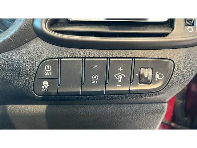 Hyundai I30 I30 1.0T GDi SE Connect 5dr RED