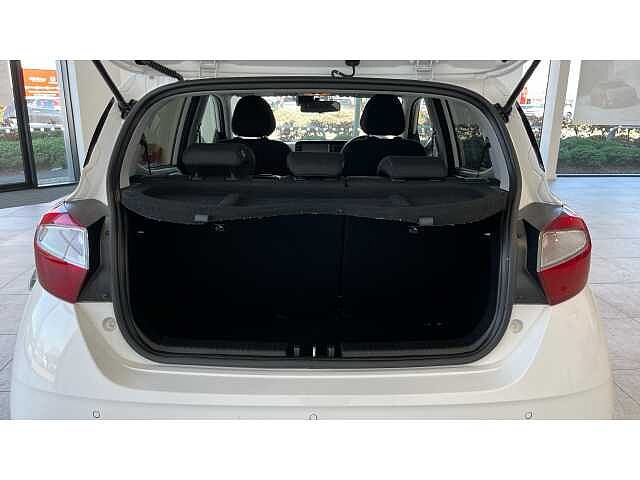 Hyundai I10 I10 1.2 MPi Premium 5dr Auto WHITE