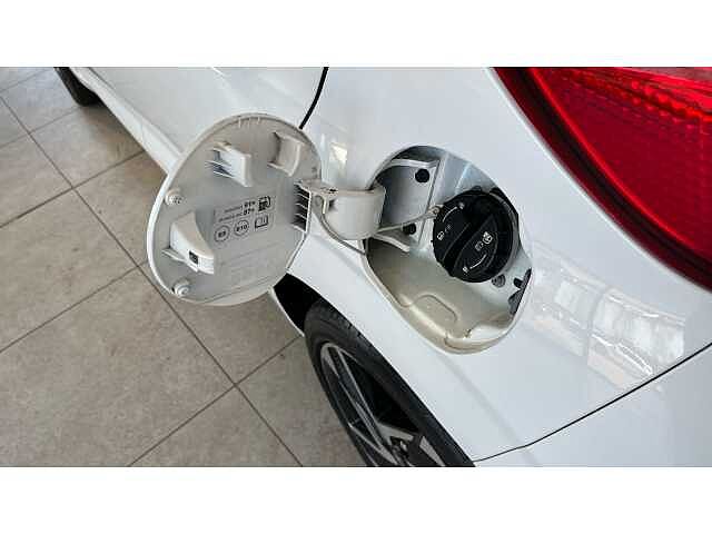 Hyundai I10 I10 1.2 MPi Premium 5dr Auto WHITE