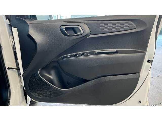 Hyundai I10 I10 1.2 MPi Premium 5dr Auto WHITE