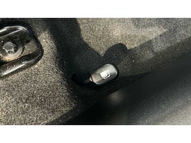 Hyundai I10 I10 1.2 MPi Premium 5dr Auto WHITE