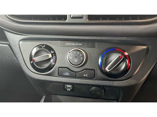 Hyundai I10 I10 1.0 MPi SE Connect 5dr Auto Red