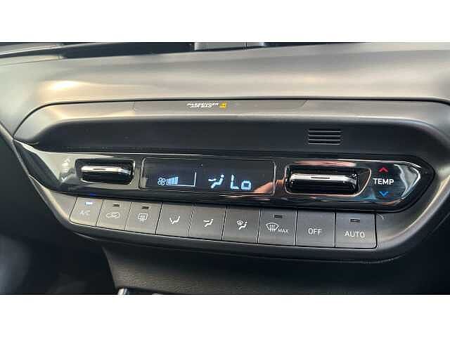 Hyundai BAYON BAYON 1.0 TGDi Premium 5dr DCT GREEN