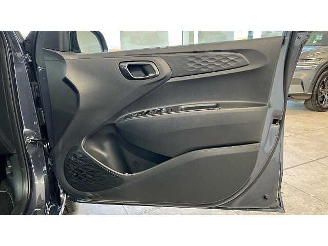 Hyundai i10 i10 5Dr HAT 1.2 MPi 79ps Premium NAV AU