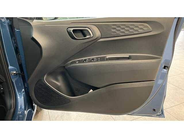 Hyundai I10 i10 5Dr HAT 1.0 MPi 67ps Advance AU Vibrant Blue