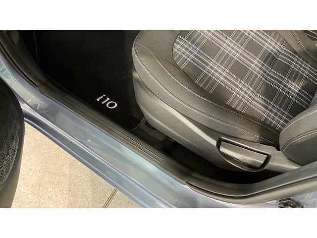 Hyundai i10 i10 5Dr HAT 1.2 MPi 79ps Premium NAV AU