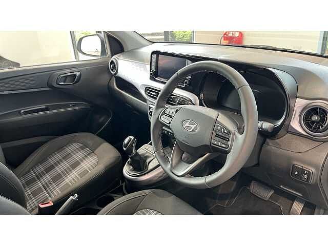 Hyundai I10 i10 5Dr HAT 1.2 MPi 79ps Premium NAV AU Meta Blue