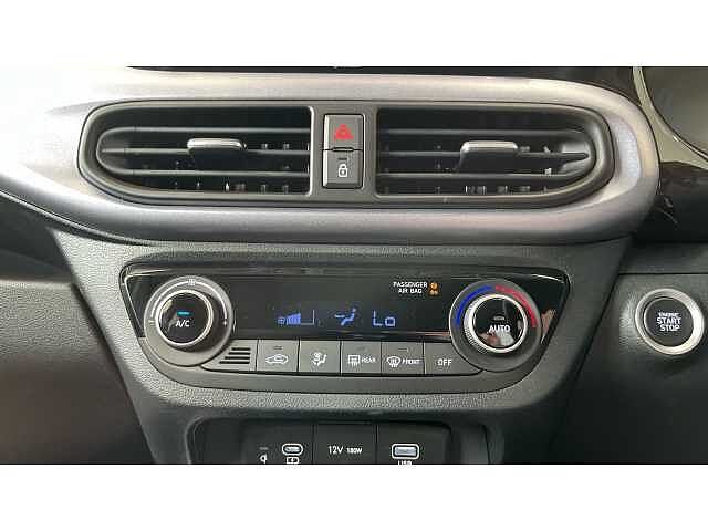 Hyundai I10 i10 5Dr HAT 1.2 MPi 79ps Premium NAV AU Meta Blue