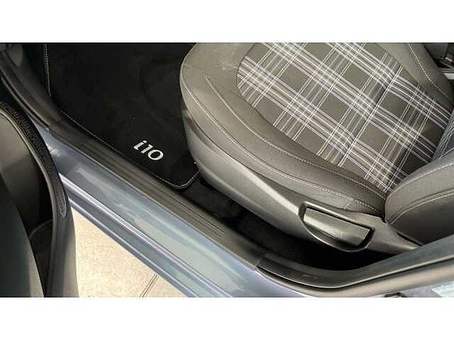 Hyundai I10 i10 5Dr HAT 1.2 MPi 79ps Premium NAV AU Meta Blue