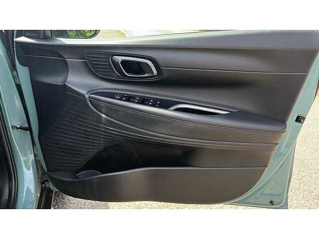 Hyundai Bayon Bayon HAT 1.0 T-gdi 90PS Tech Line