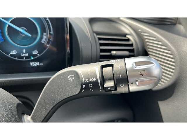 Hyundai INSTER INSTER 85kW 02 49kWh 5dr Auto Atlas White