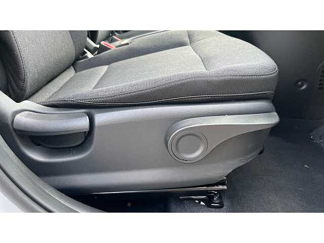 Hyundai INSTER INSTER 85kW 02 49kWh 5dr Auto Atlas White