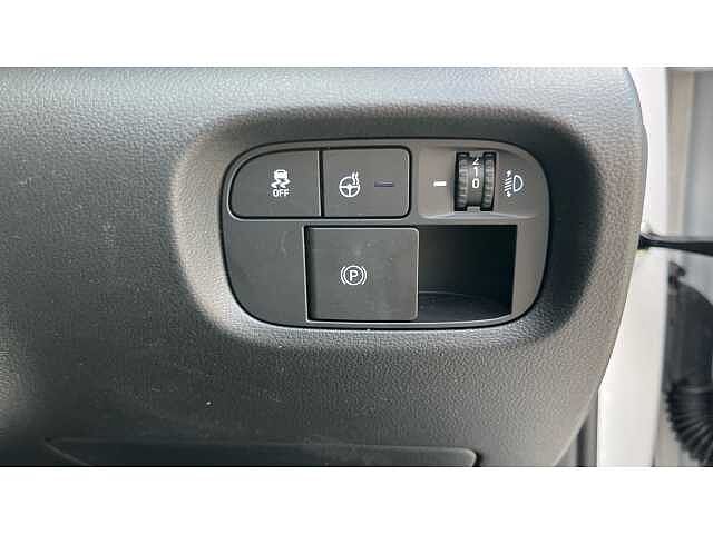 Hyundai INSTER INSTER 85kW 02 49kWh 5dr Auto Atlas White