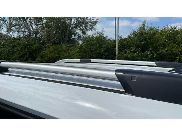 Hyundai INSTER INSTER 85kW 02 49kWh 5dr Auto Atlas White