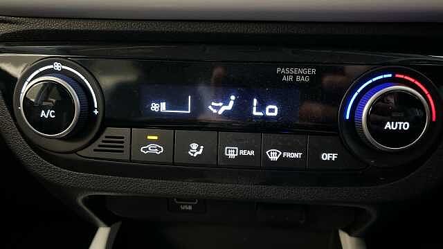 Hyundai i10 1.2 MPi Premium 5dr Auto