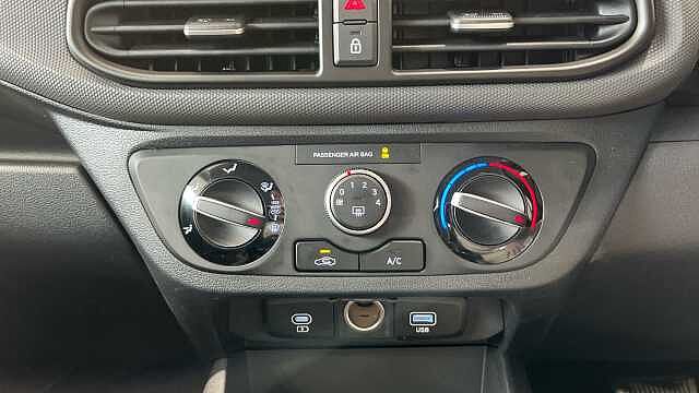 Hyundai I10 HYUNDAI I10 1.0 [58] Advance 5dr Auto [Nav] Vibrant Blue