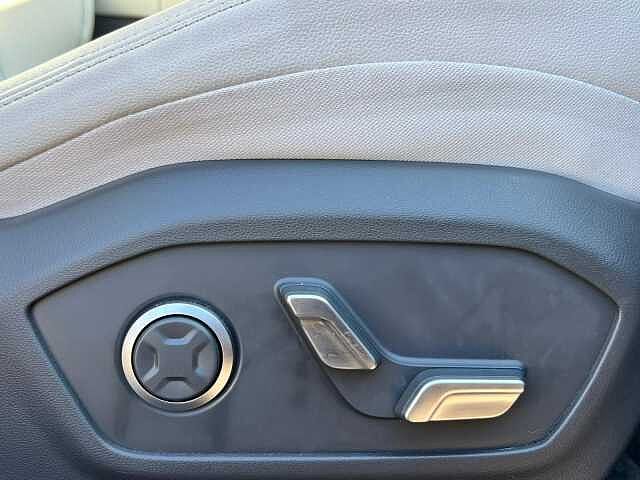 Hyundai Santa Fe 1.6 TGDi 239 Hybrid Ultimate 5dr Auto