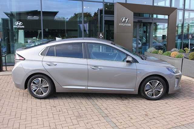 Hyundai Ioniq 1.6 GDi Plug-in Hybrid Premium SE 5dr DCT