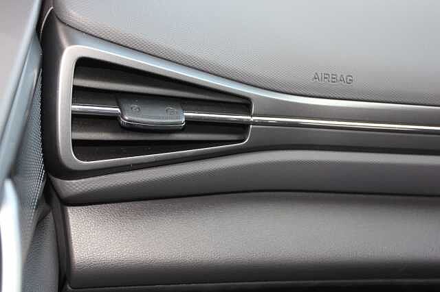 Hyundai Ioniq 1.6 GDi Plug-in Hybrid Premium SE 5dr DCT