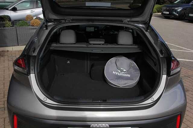 Hyundai Ioniq 1.6 GDi Plug-in Hybrid Premium SE 5dr DCT
