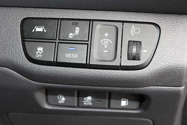 Hyundai Ioniq 1.6 GDi Plug-in Hybrid Premium SE 5dr DCT