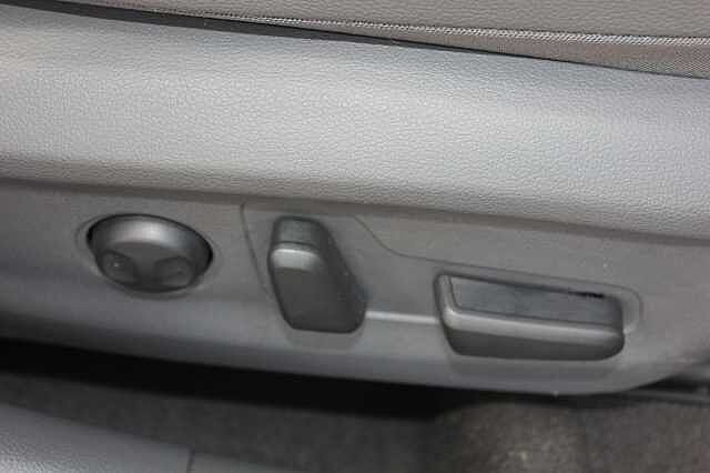 Hyundai Ioniq 1.6 GDi Plug-in Hybrid Premium SE 5dr DCT