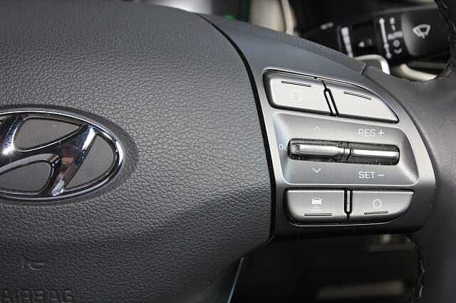 Hyundai Ioniq 1.6 GDi Plug-in Hybrid Premium SE 5dr DCT