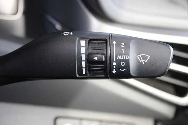 Hyundai Ioniq 1.6 GDi Plug-in Hybrid Premium SE 5dr DCT