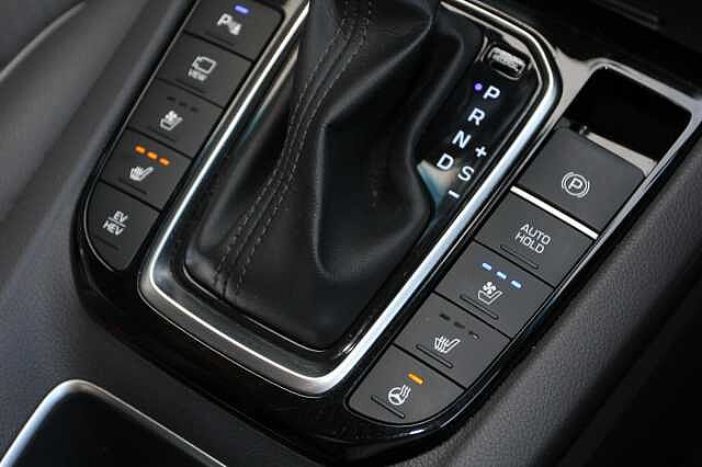 Hyundai Ioniq 1.6 GDi Plug-in Hybrid Premium SE 5dr DCT