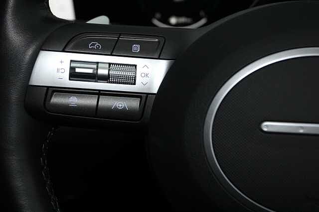 Hyundai KONA 1.6 Hybrid 129 Ultimate 5dr DCT Black