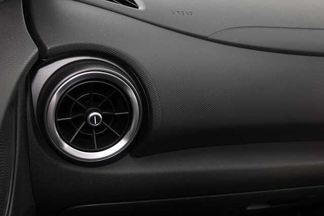 Hyundai KONA 1.6 GDi Hybrid Ultimate 5dr DCT Red