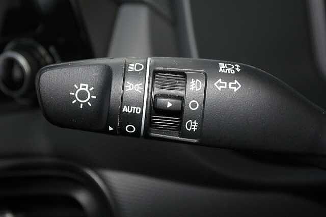 Hyundai KONA 1.6 GDi Hybrid Ultimate 5dr DCT Red