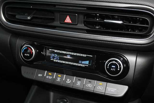 Hyundai KONA 1.6 GDi Hybrid Ultimate 5dr DCT Red