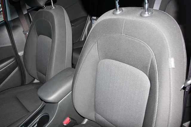 Hyundai KONA 1.6 GDi Hybrid Premium 5dr DCT Red