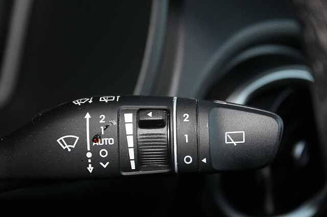 Hyundai KONA 1.6 GDi Hybrid Premium 5dr DCT Red