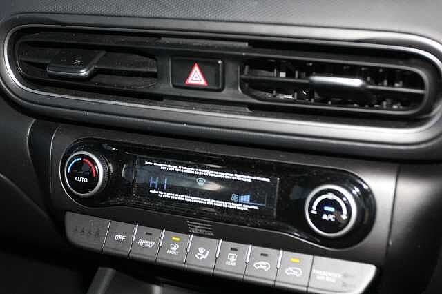 Hyundai KONA 1.6 GDi Hybrid Premium 5dr DCT Red