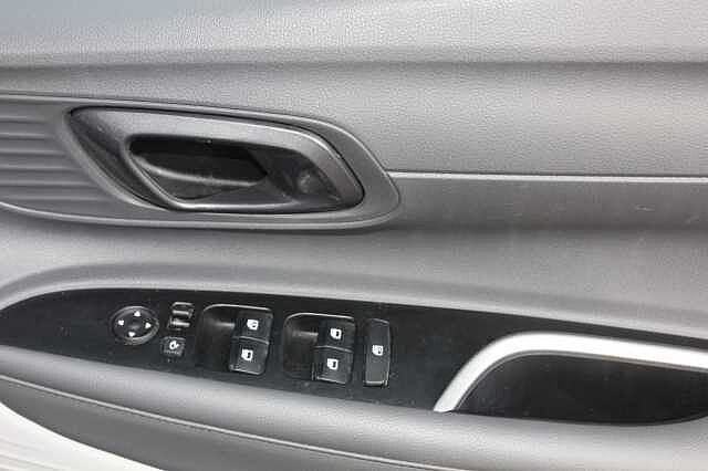 Hyundai BAYON 1.0 TGDi Ultimate 5dr DCT Green