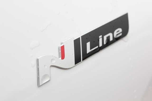 Hyundai TUCSON 1.6T Hybrid N Line 5dr Auto White