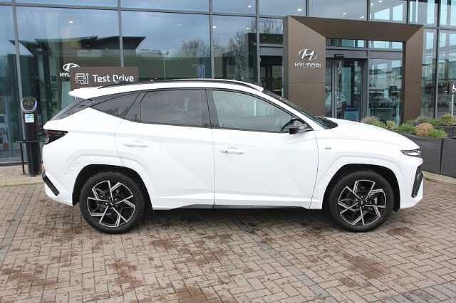 Hyundai TUCSON 1.6T Hybrid N Line 5dr Auto White