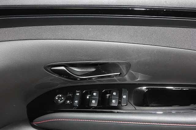 Hyundai TUCSON 1.6 TGDi 48V MHD N Line S 5dr 2WD DCT Red