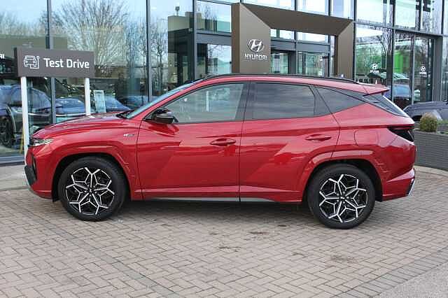 Hyundai TUCSON 1.6 TGDi 48V MHD N Line S 5dr 2WD DCT Red