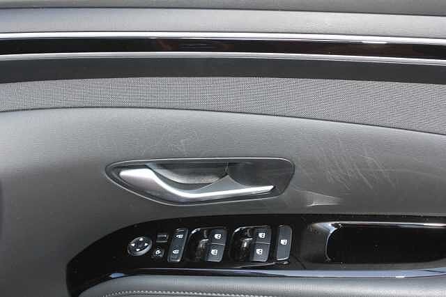 Hyundai TUCSON 1.6 TGDi 48V MHD Premium 5dr 2WD DCT Red